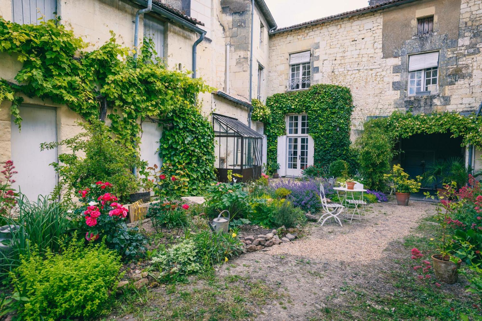 Le Prieure Sainte Croix Hotell Loudun Eksteriør bilde