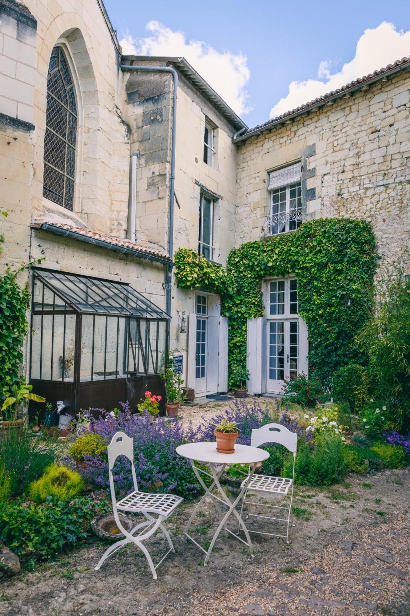 Le Prieure Sainte Croix Hotell Loudun Eksteriør bilde