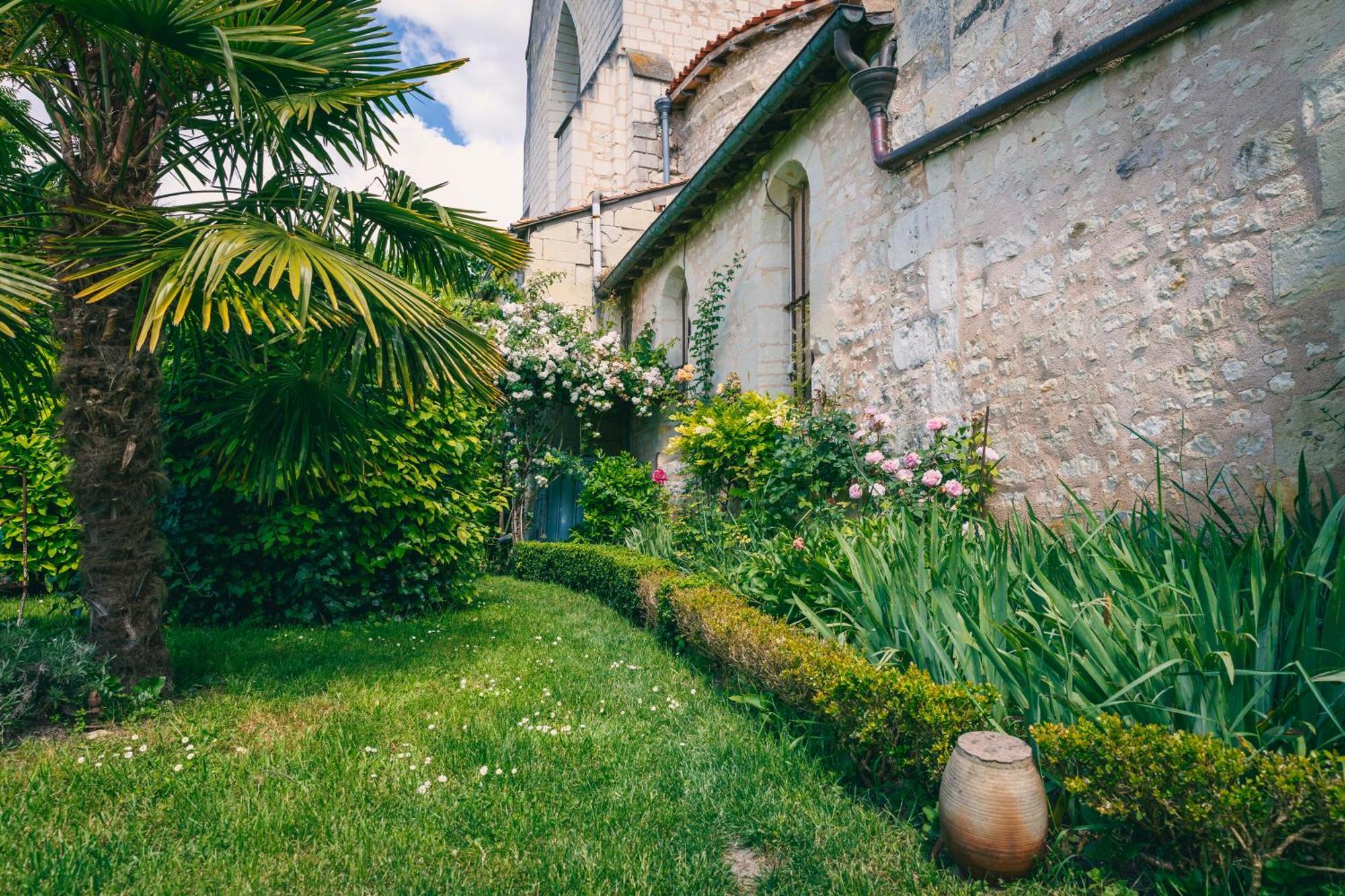 Le Prieure Sainte Croix Hotell Loudun Eksteriør bilde