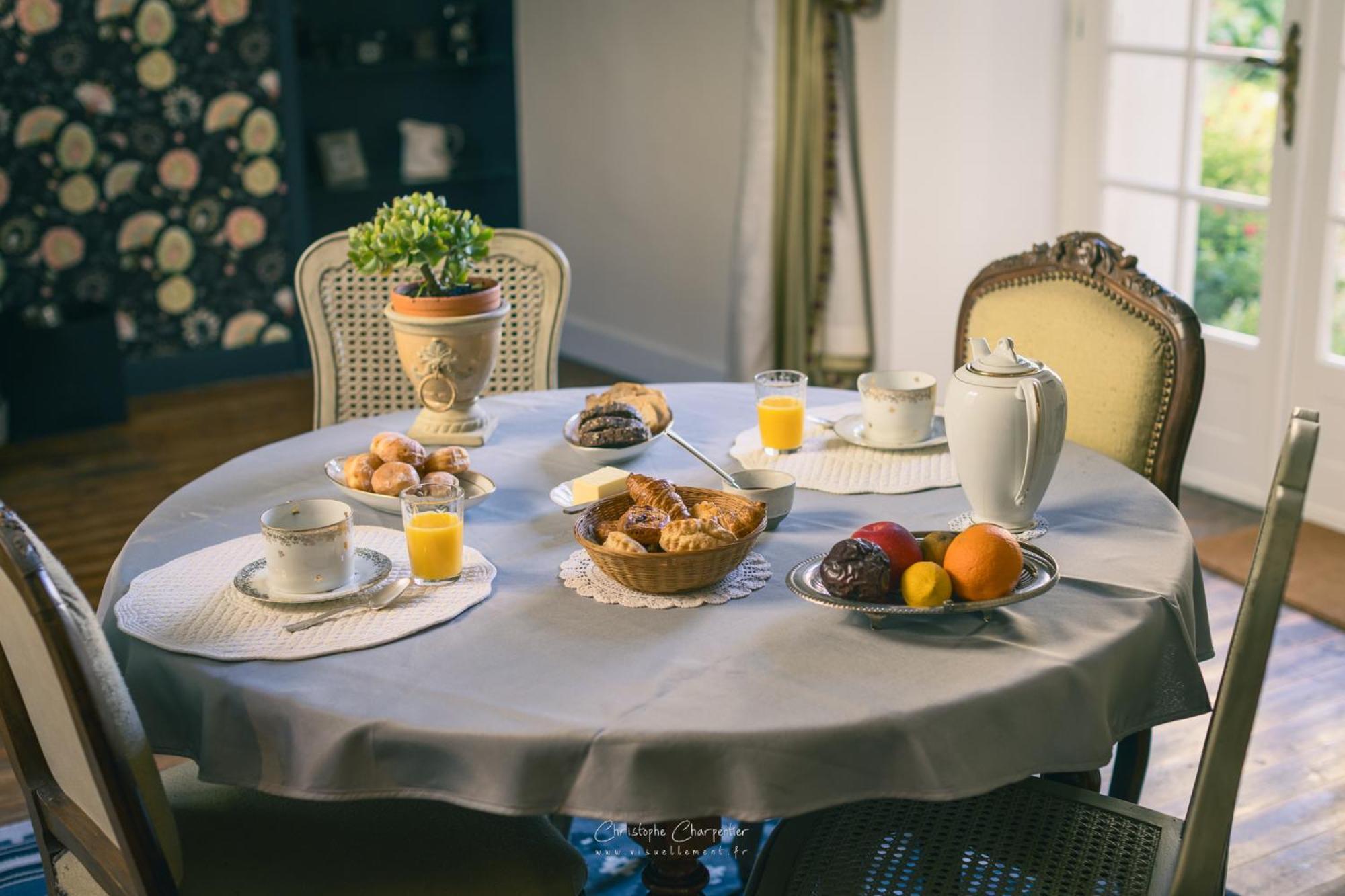 Le Prieure Sainte Croix Hotell Loudun Eksteriør bilde